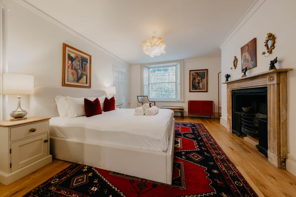 Samuel's Den © Olivier Burnside 2026-7 Samuel's Den © Olivier Burnside 2026-7