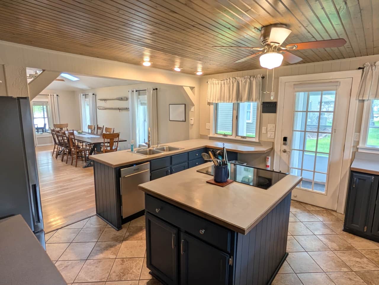 Captain's Quarters - Kitchen