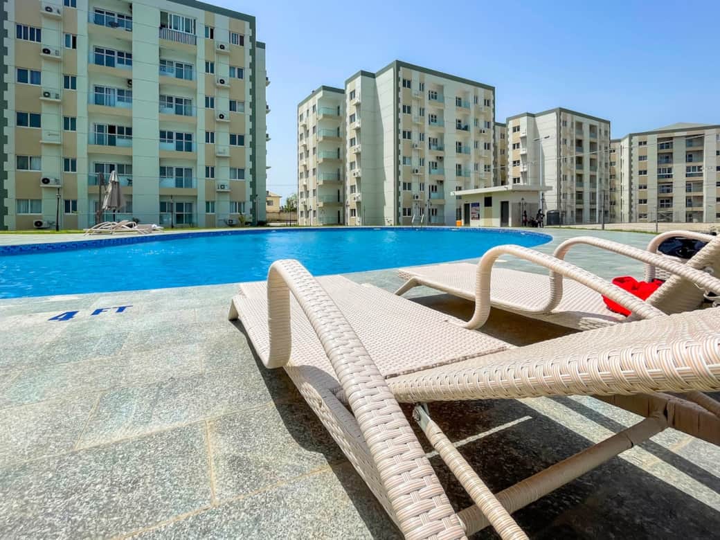 Large shared pool with loungers- perfect for kids and relaxing afternoons