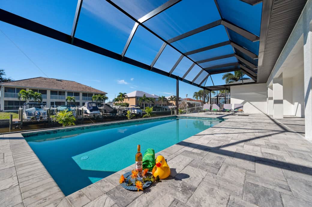 big heated Pool to relax