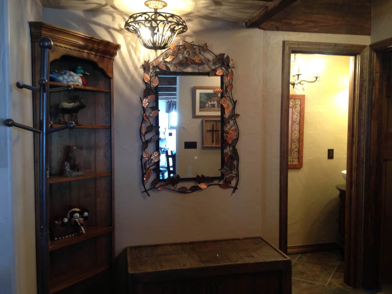 Entry/Powder Room