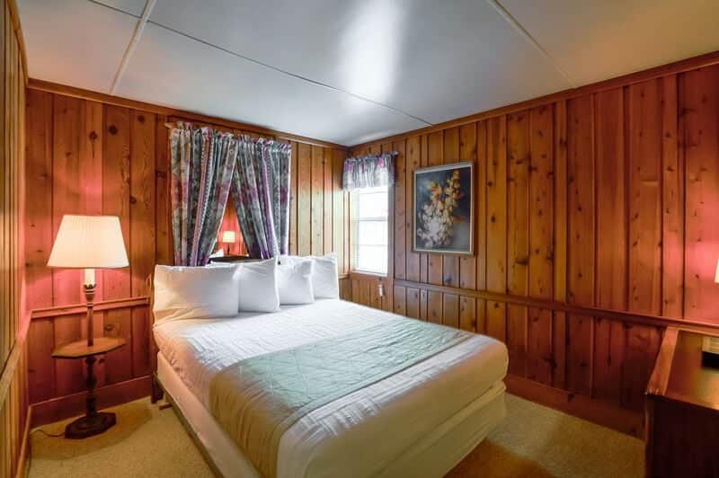 Queen Bedroom