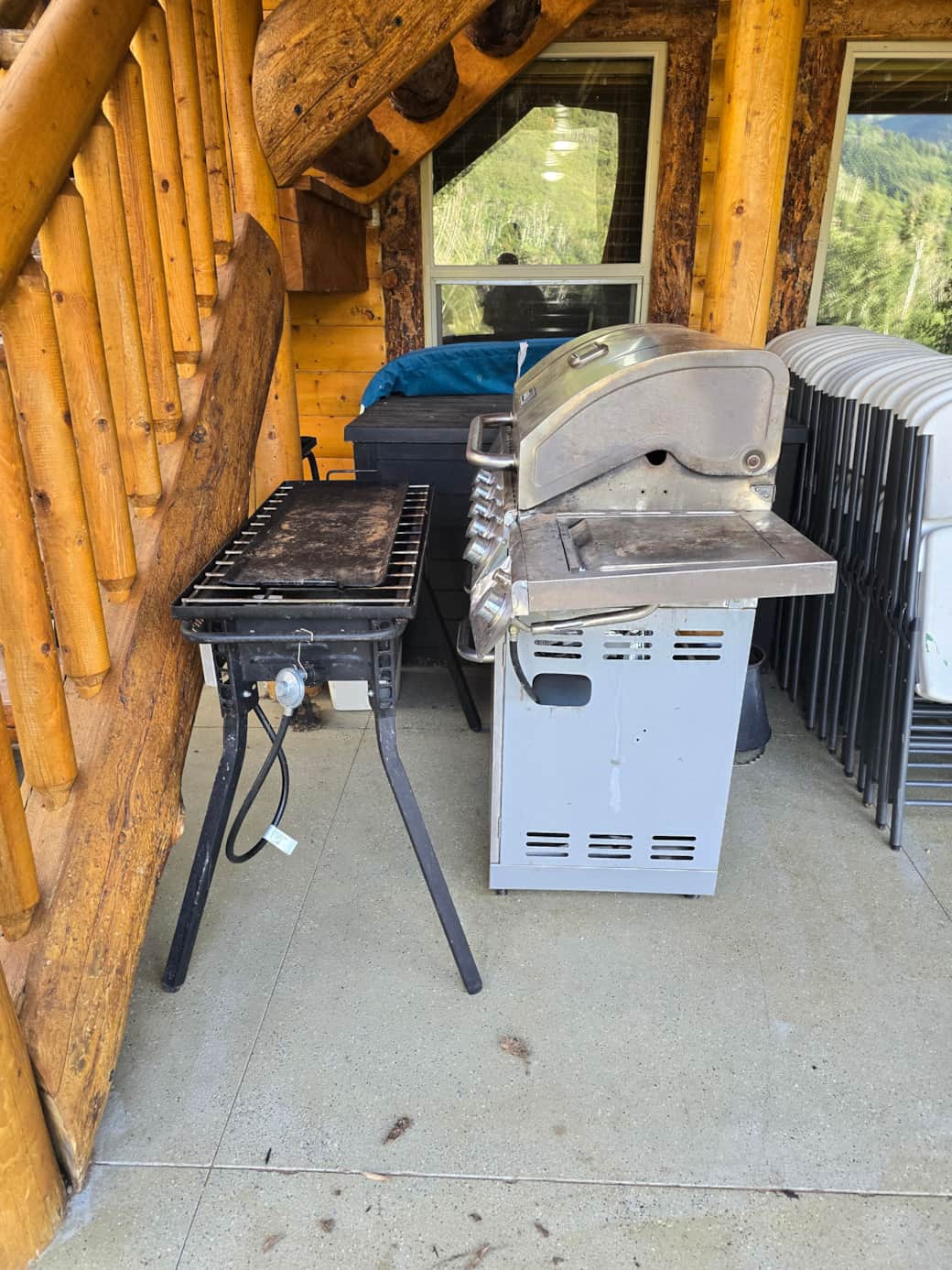 Bottom deck appliance view lodge