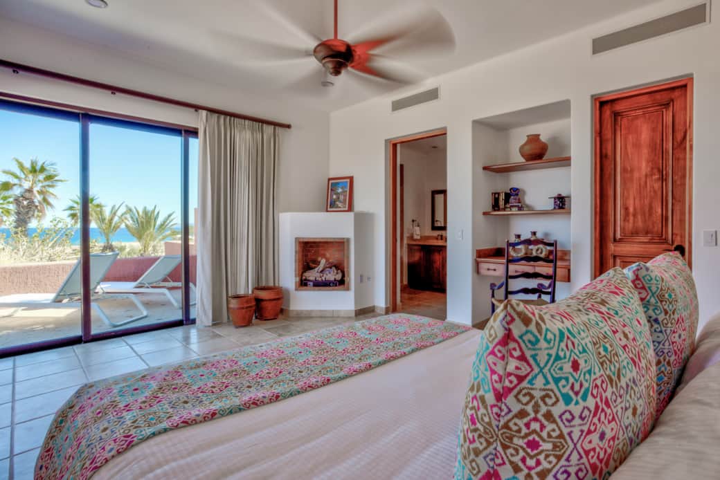King-size bed & balcony King-size bed & balcony
