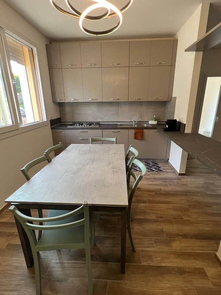 SALA DA PRANZO E CUCINA