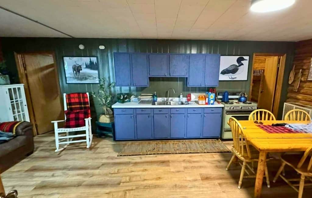 Kitchen & Dining