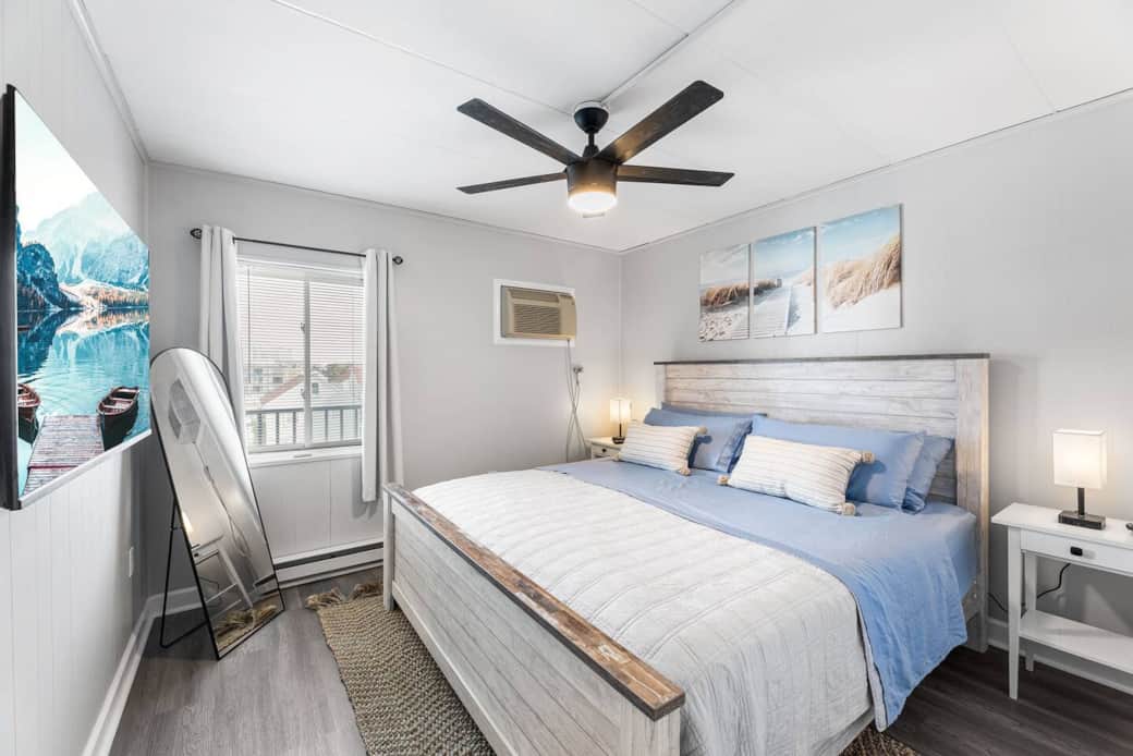 Wake up to beach sunrise and soft coastal tones that invite slow mornings. Wake up to beach sunrise and soft coastal tones that invite slow mornings.