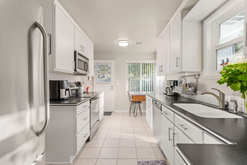 WEB RES - 14014 Courtland (4)