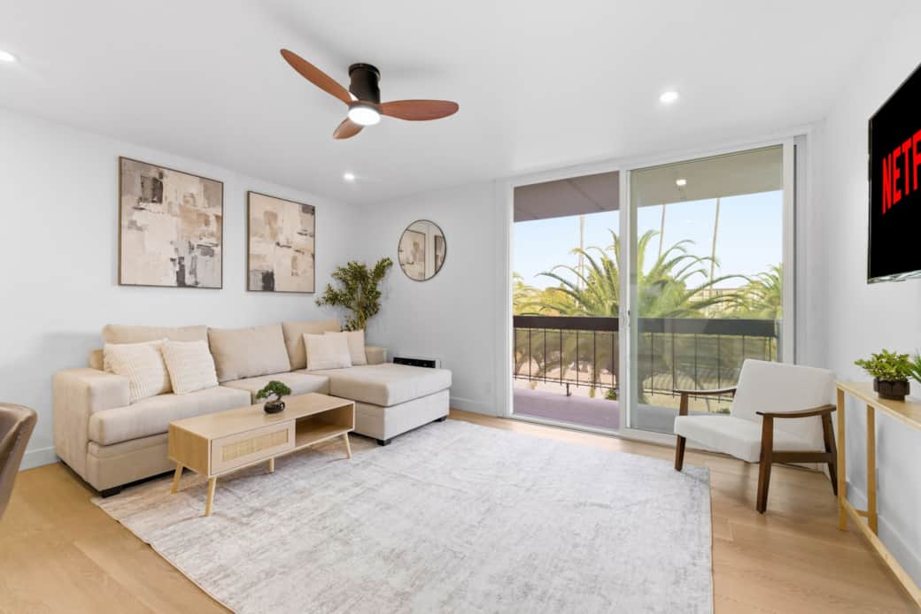 Open & Modern Living Area