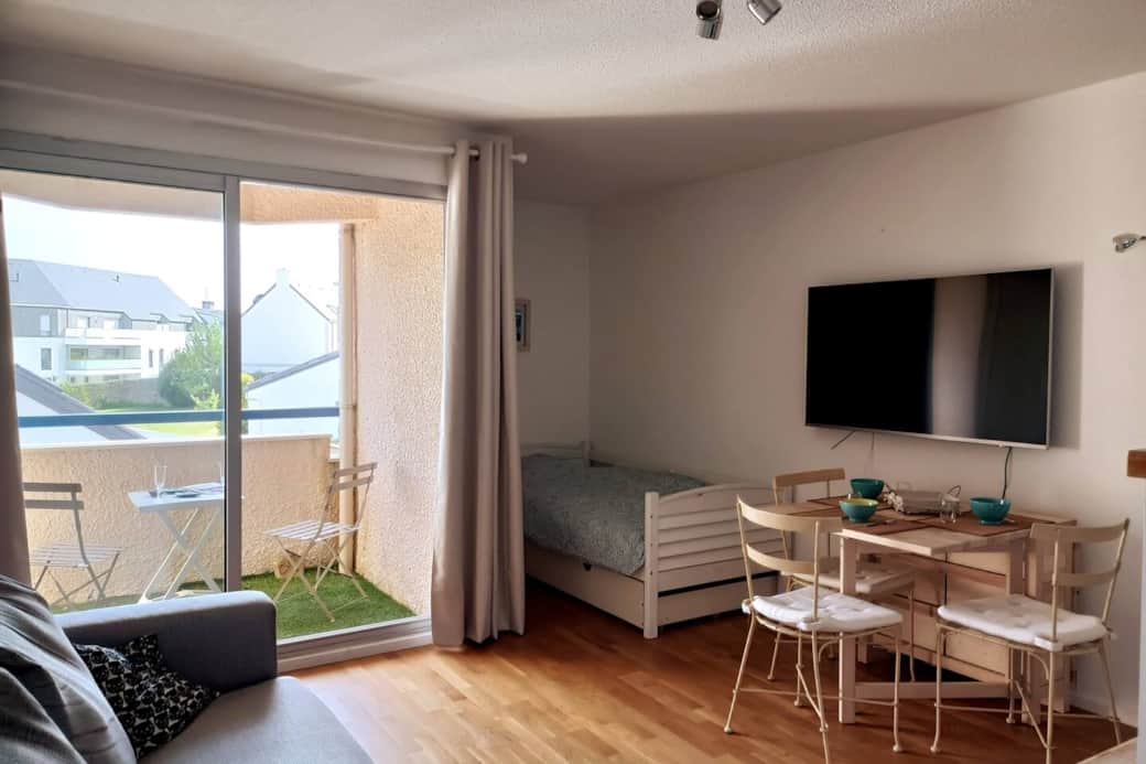 Salon-séjour avec coin chambre