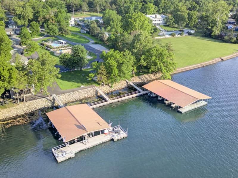 Docks