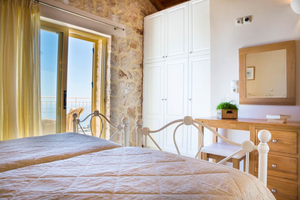 Bedroom 2 Twin Beds En-suite Shower