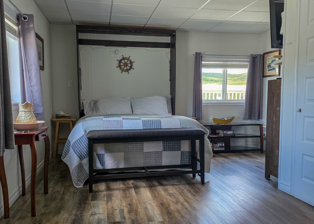 Queen size bed