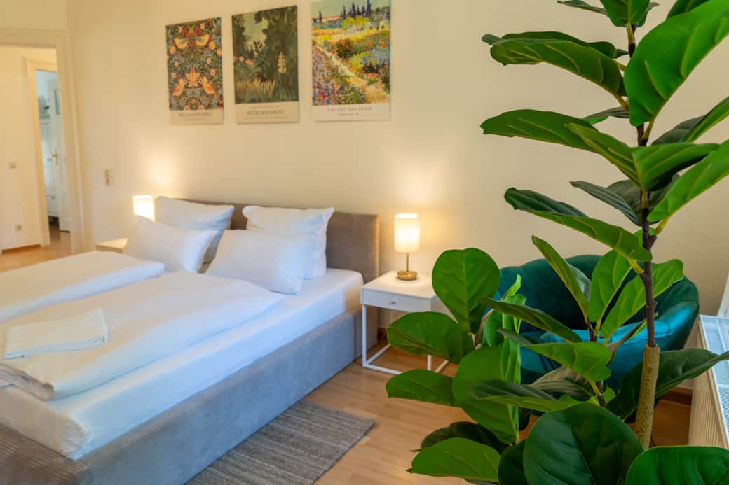 Schlafzimmer 1