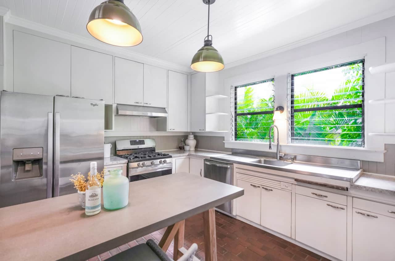 Fully equipped chef's kitchen
