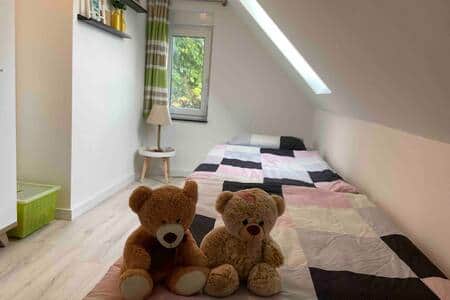 Das zweite Schlafzimmer wird auch gern als Kinderzimmer genutzt.