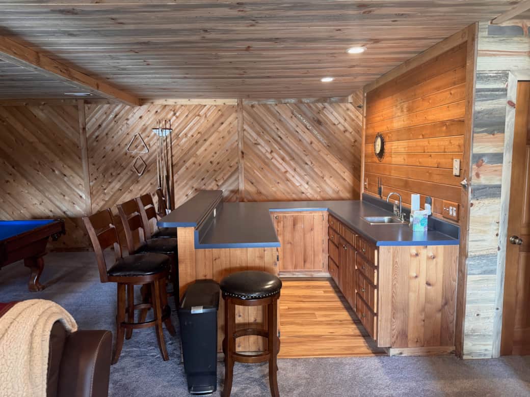 Wet bar
