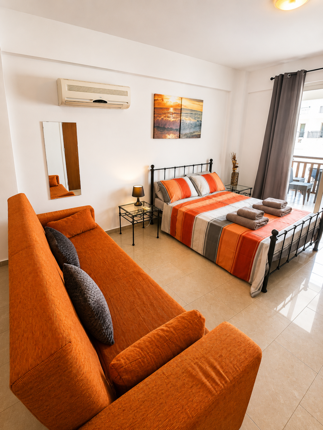 Modern apartment with the option of interlinking identical apartment next door