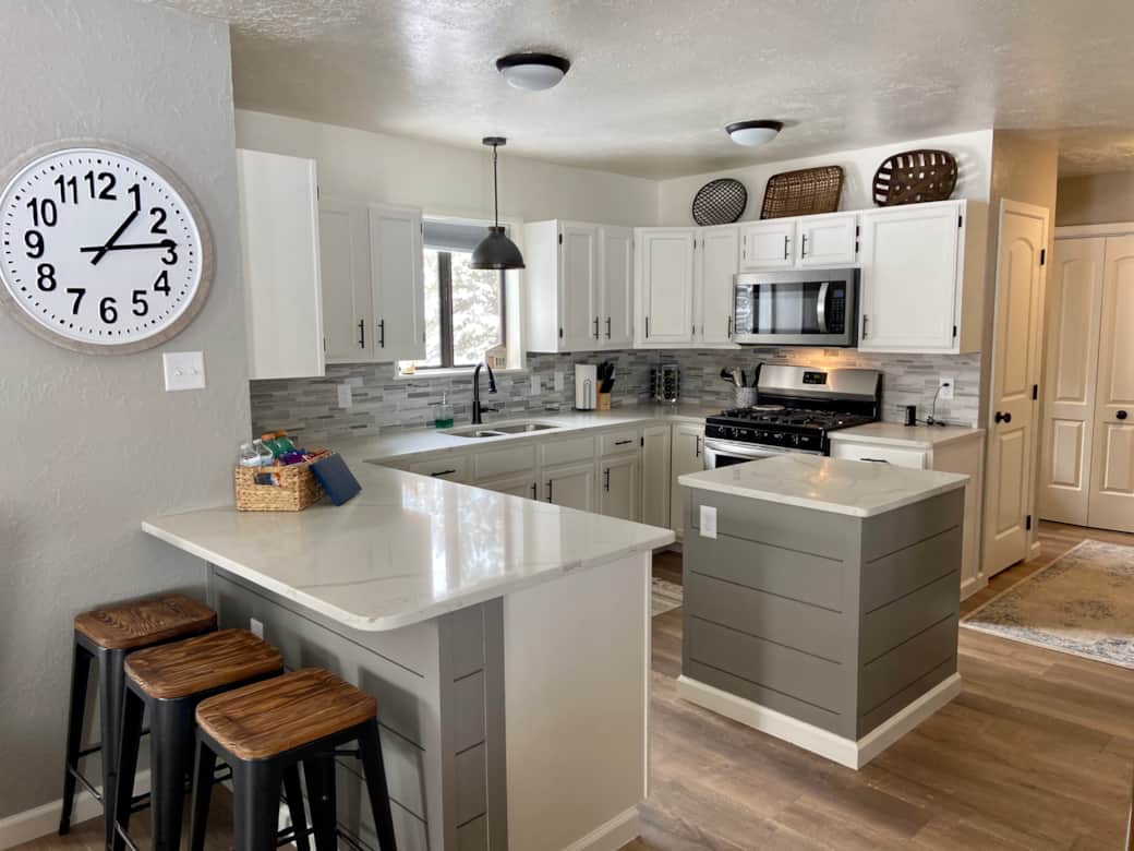 Kitchen/Breakfast Bar