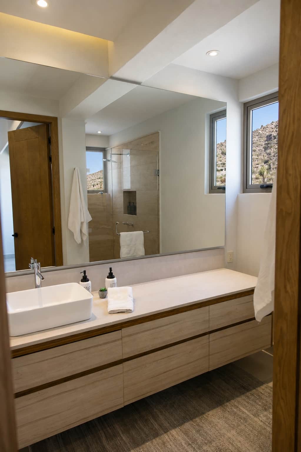 Insuite Bathroom 2.jpg