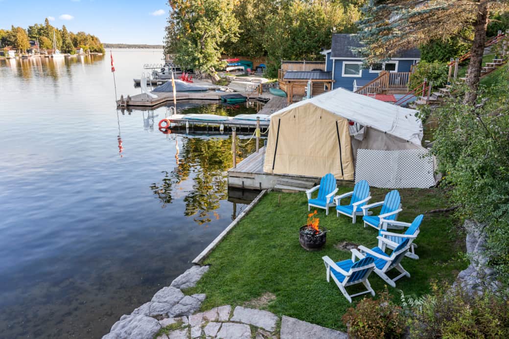 Cozy Waterfront Firepit