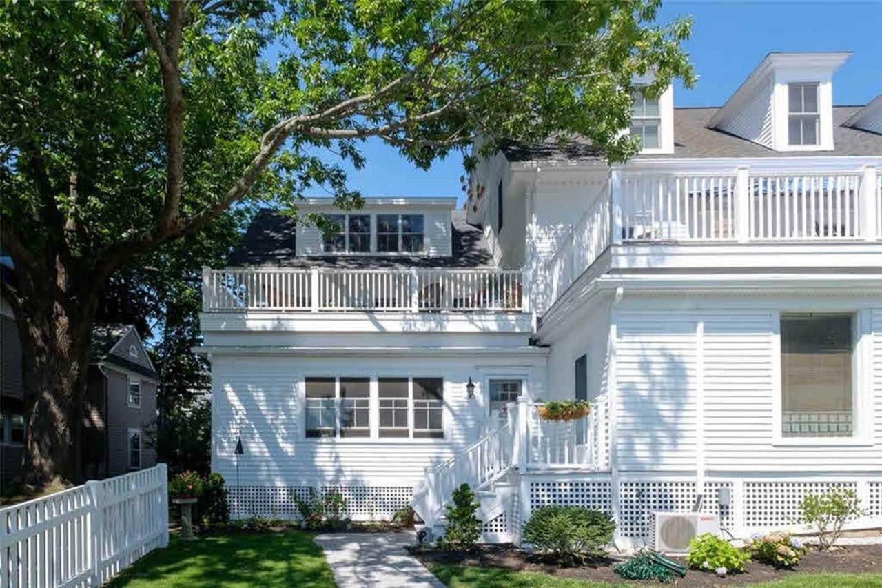 Beautiful condo rental in York Harbor Beach walkable to many attractions
