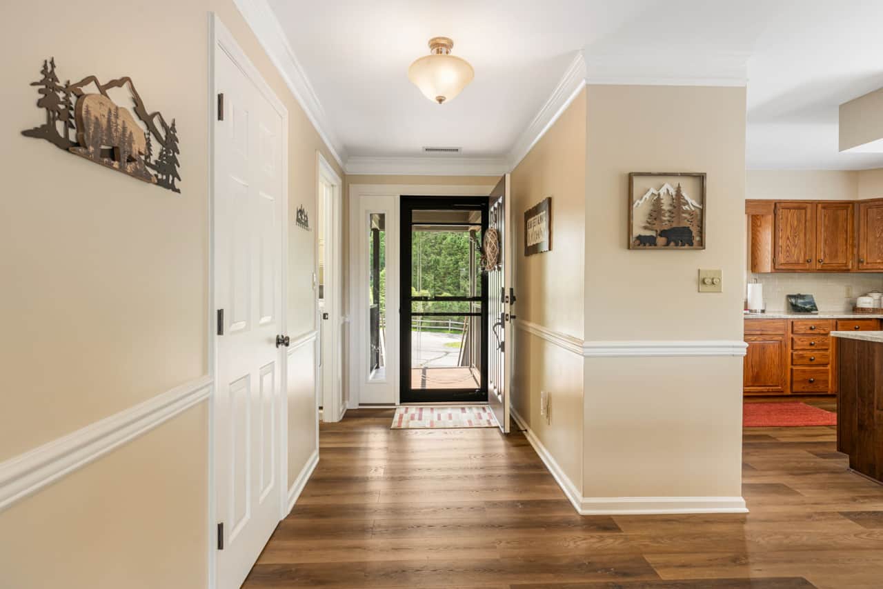 Spacious entryway