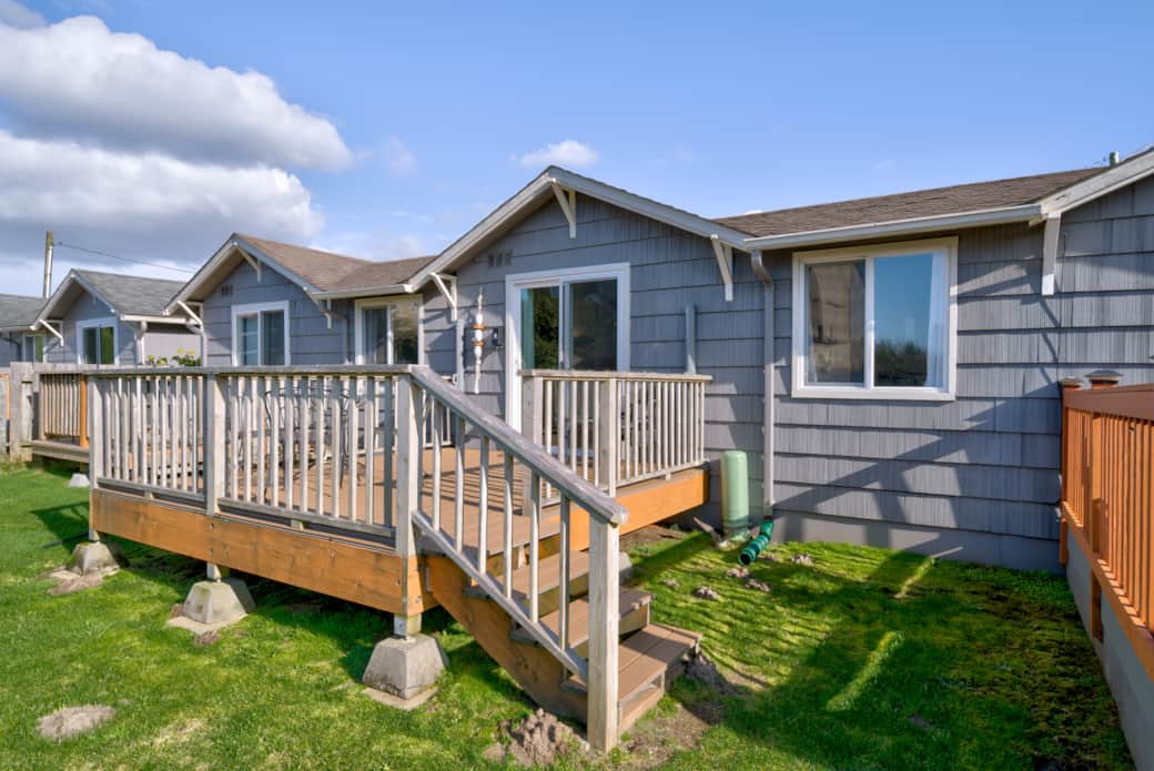 Back deck with steps to lawn