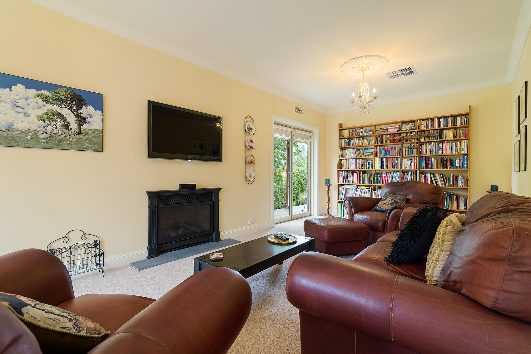 Second Large Lounge, perfect for Groups