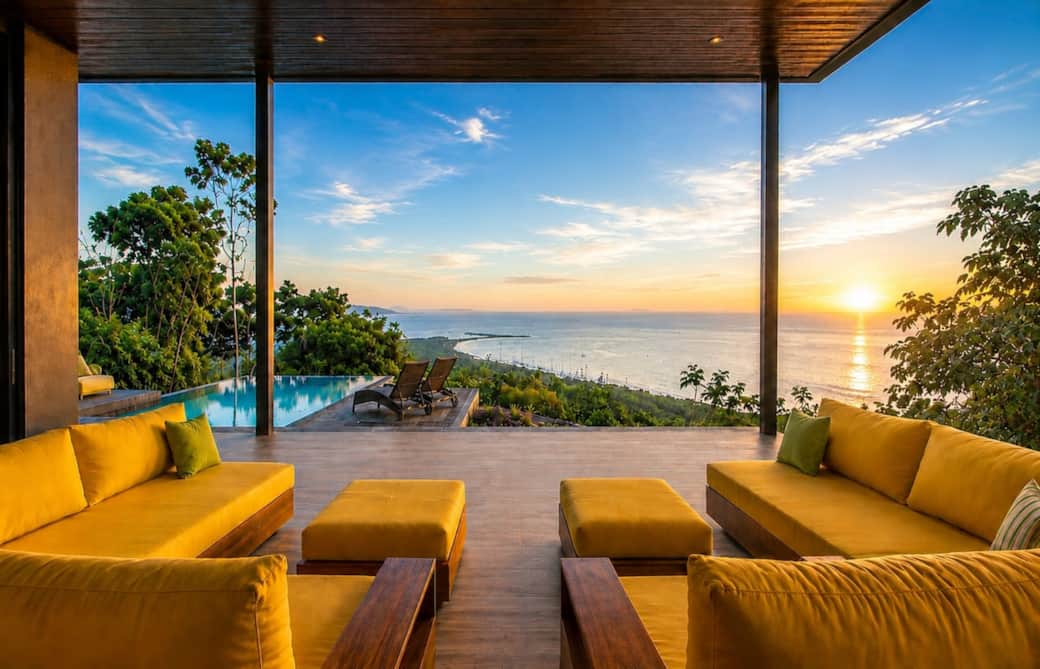 Experience unforgettable sunsets from the open-air lounge, where panoramic Pacific Ocean views, an infinity pool, and seamless indoor-outdoor living create one of Costa Rica’s most spectacular settings