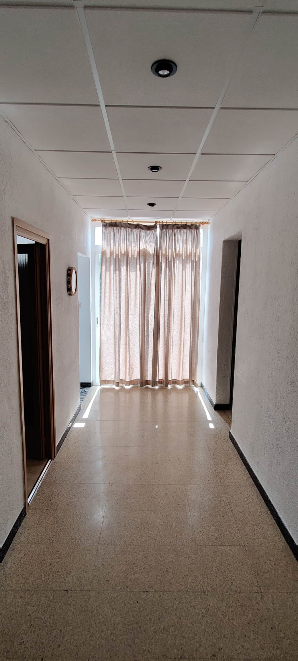 Costa Brava Apartment with Wifi and Beach in Barcelona - Hallway Dining Room