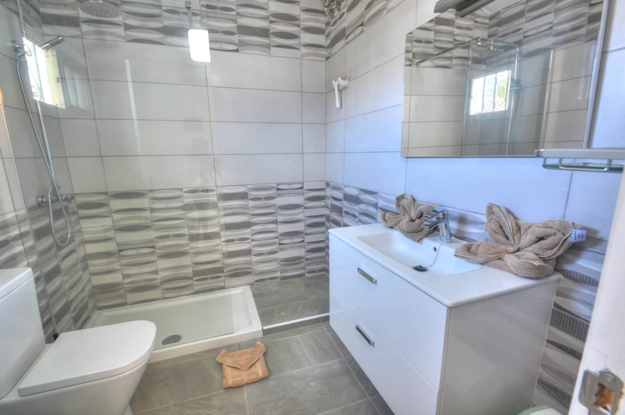 Bagno con cabina doccia