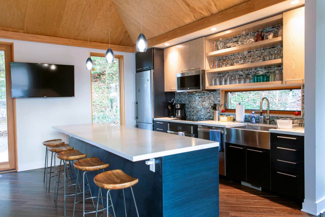 Kitchen Island for Relaxing Breakfasts
