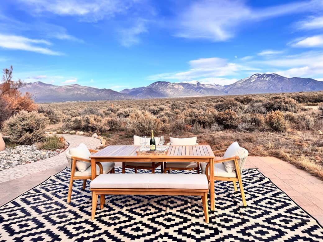 Outdoor dining with a view Outdoor dining with a view