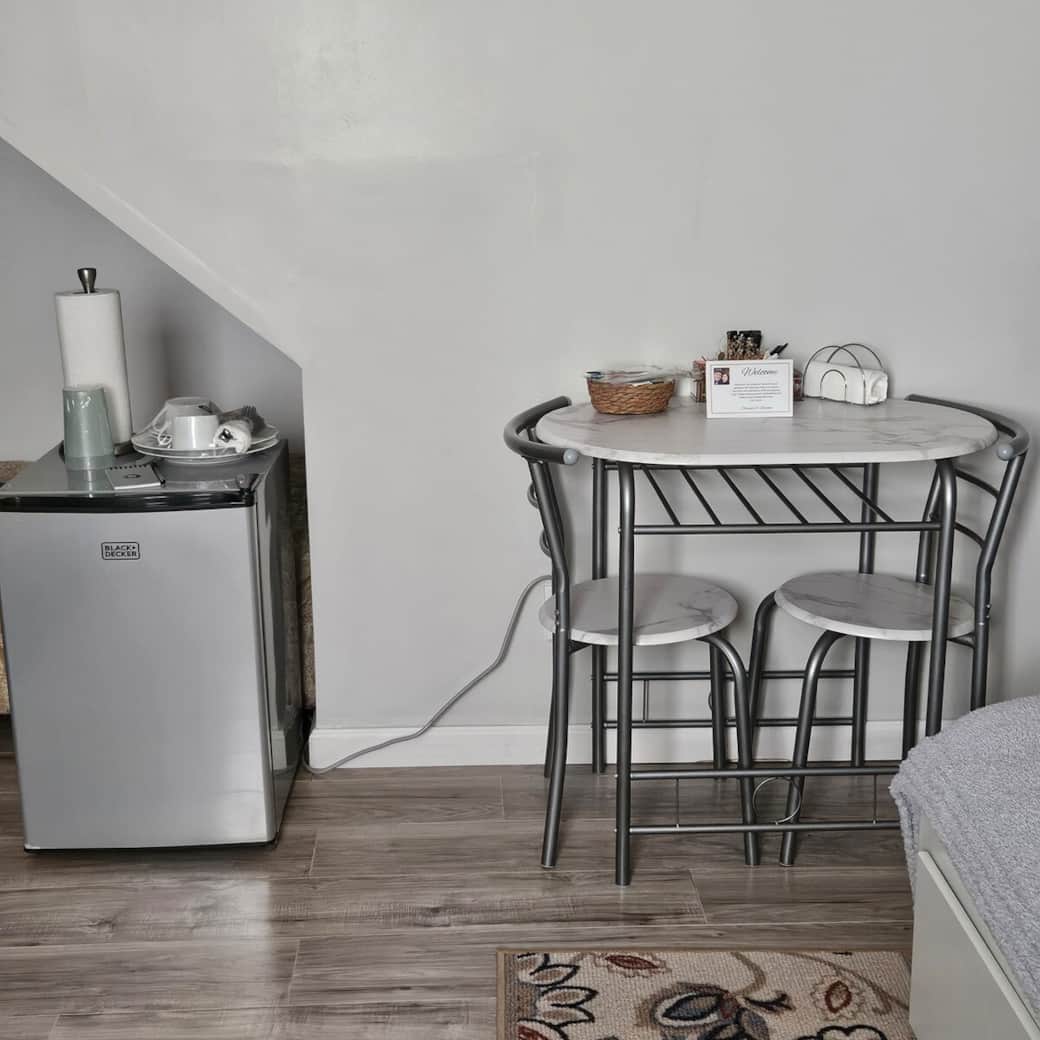 Work space/kitchenette area