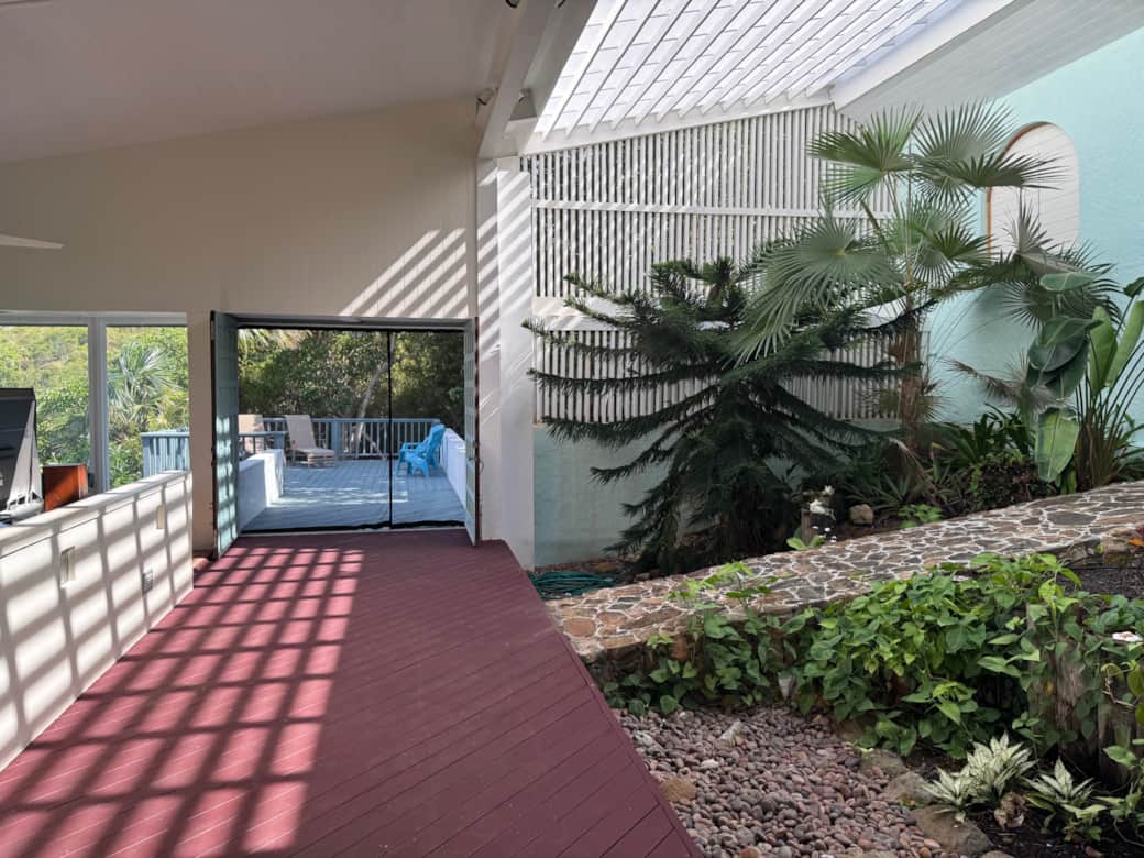 12 - Attrium - To patio