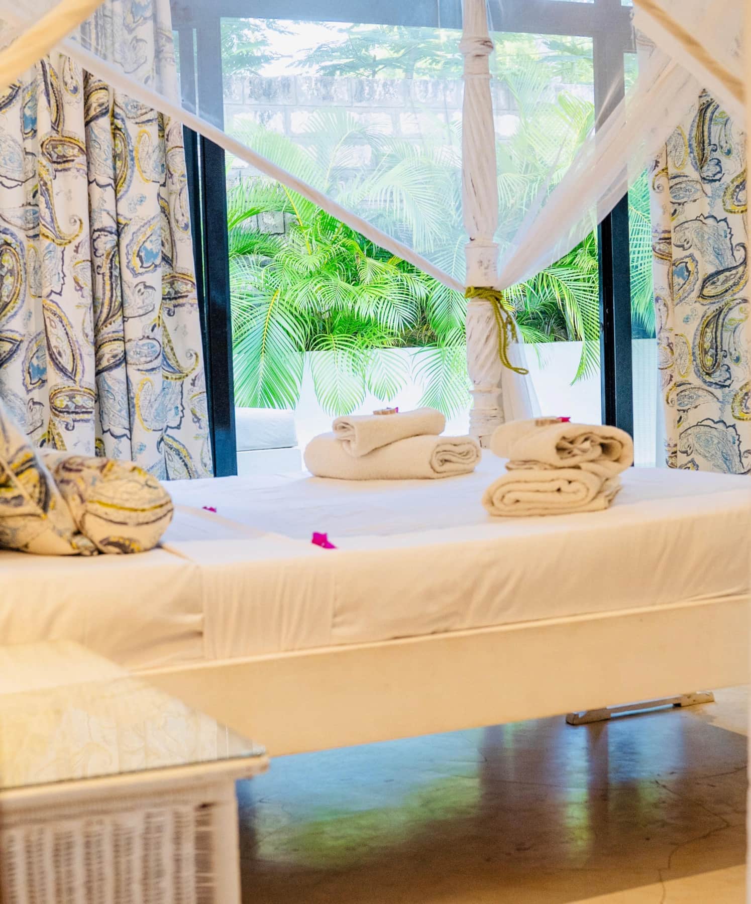 Palm Villa Access to private pool.jpg