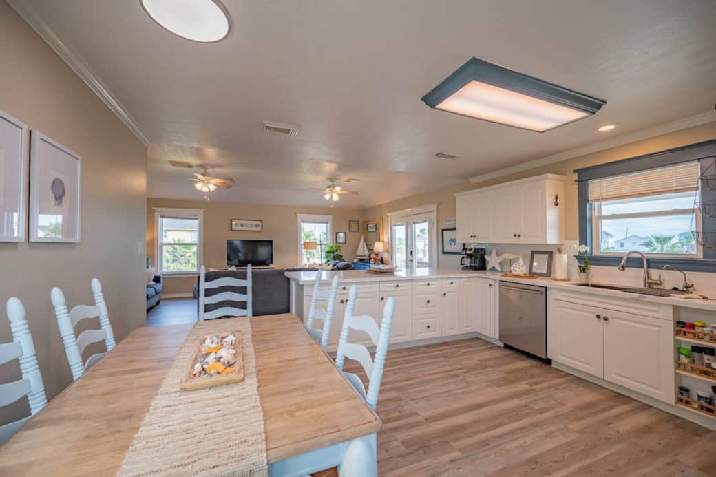 Seating for 6 at the coastal-farm table