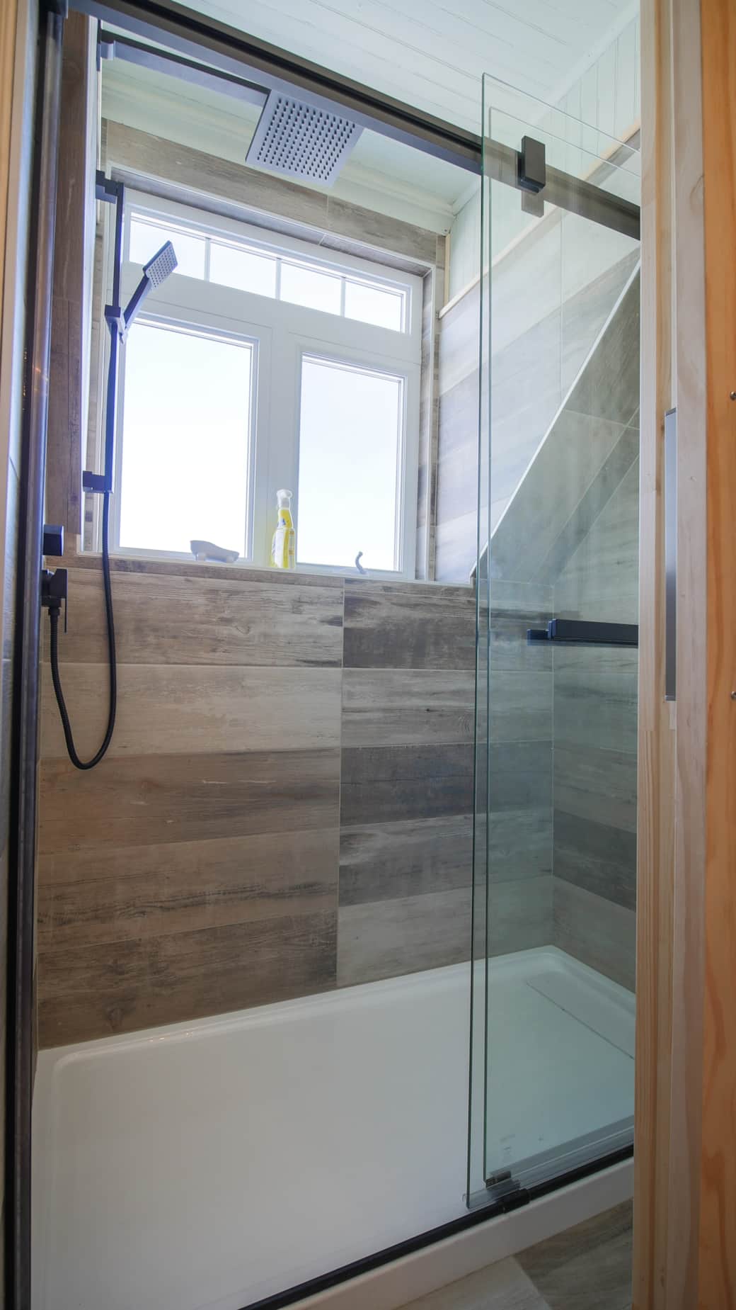 Grande douche moderne
