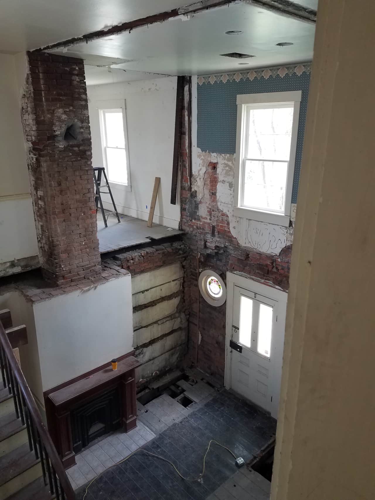 Major restoration to the 1810 and 1805 sections. Future site of the Spencer Suite bath and Butler's Pantry.  