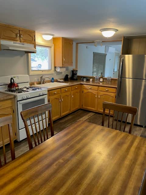 Kitchen - Stove/Oven, Full Frig