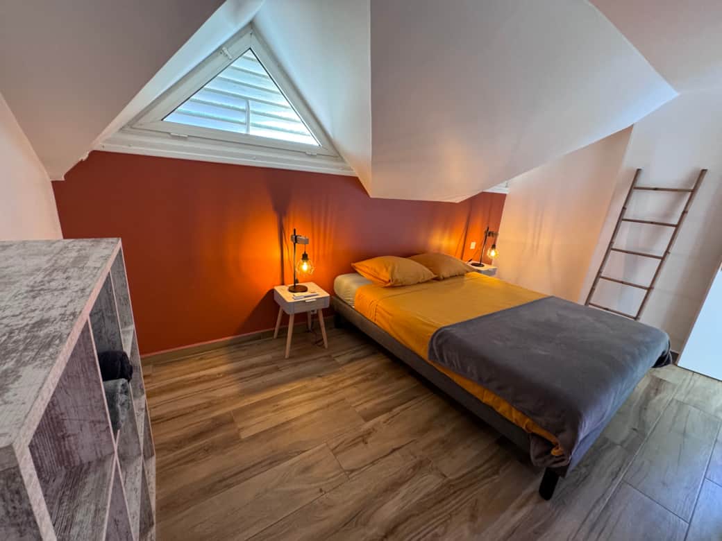 Chambre parentale lit queen size vue 3 - TI KAZ COCO PLANTEUW - Pierre & Vacances Sainte Anne Guadel Chambre parentale lit queen size vue 3 - TI KAZ COCO PLANTEUW - Pierre & Vacances Sainte Anne Guadel