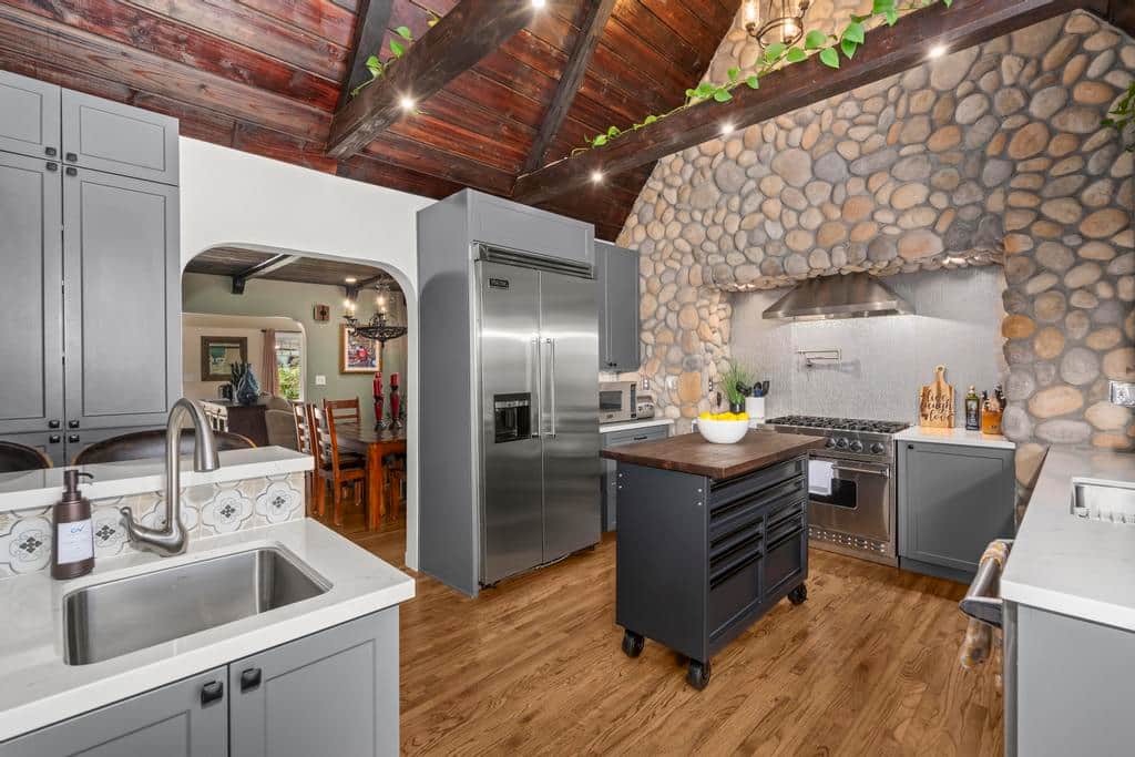Kitchen - Kensington Canyon - Celebrity Vacation Homes Kitchen - Kensington Canyon - Celebrity Vacation Homes