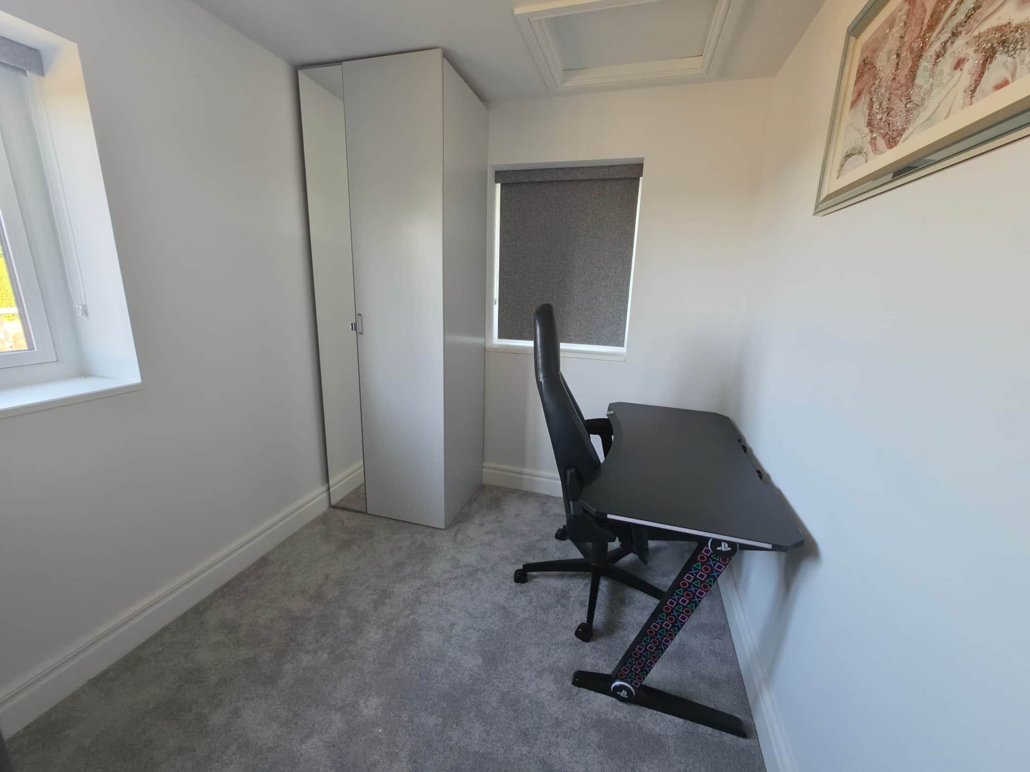 Gaming desk and chair. 500mb wi-fi available