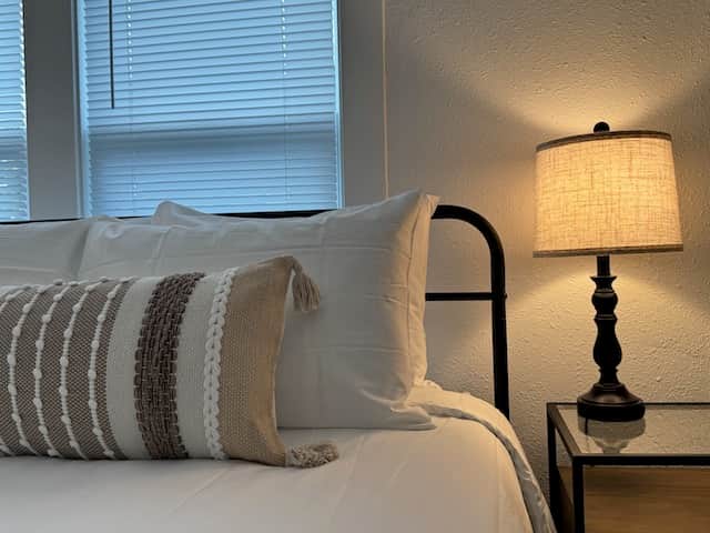 Premium bed linens with down-free duvet