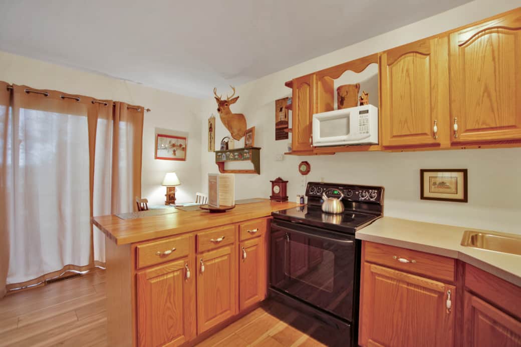 Villa with a View 2 bedroom 1 bathroom, sleeps 4, wifi, AC, dogs allowed!