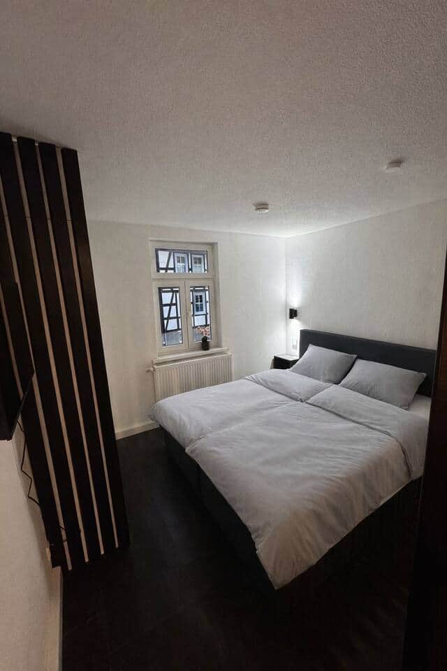 Doppelbett im Schlafbereich