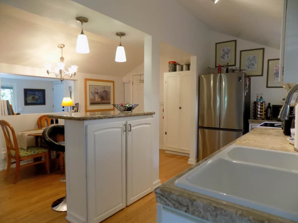 COTTAGE BAR (43) COTTAGE BAR (43)