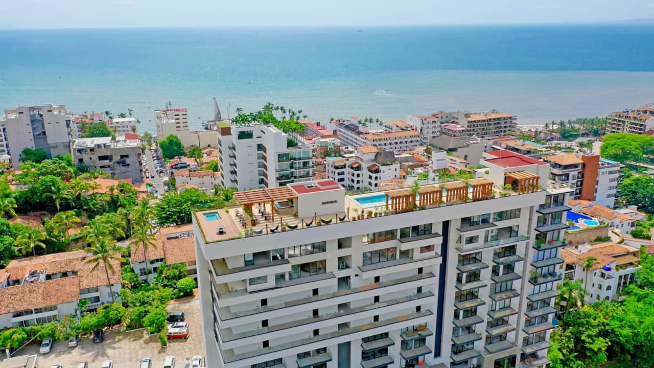 Blending relaxation and sophistication, Geographica’s remarkable 105° Sail View condominium development delivers upscale residences with view’s coordinates offer unparalleled sun-drenched living.