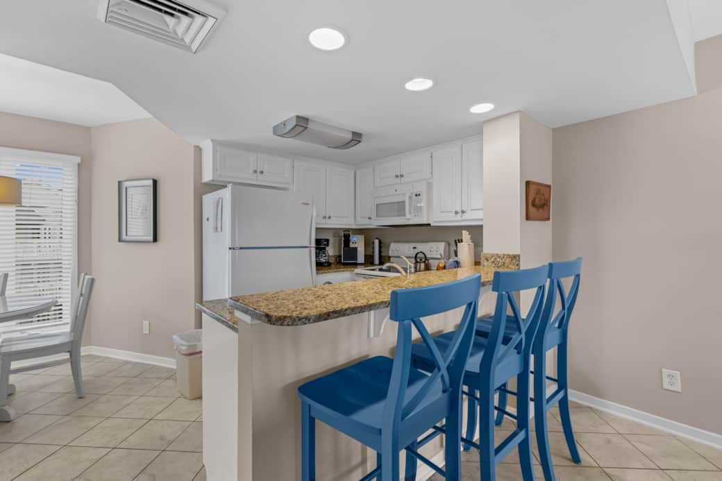 Isle of Palms; Wild Dunes; Port O' Call A302